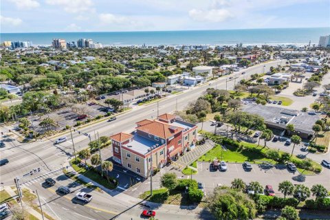 Commercial property in New Smyrna Beach, Florida № 1812932 - photo 21