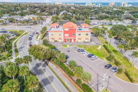 Propiedad comercial en alquiler en New Smyrna Beach, Florida № 1812932 - foto 9