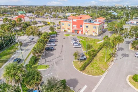 Propiedad comercial en alquiler en New Smyrna Beach, Florida № 1812932 - foto 8