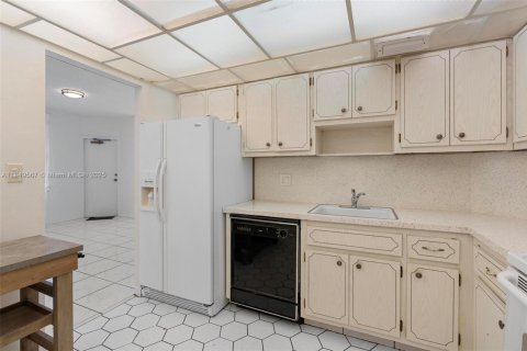 Купить кондоминиум в Халландейл-Бич, Флорида 2 спальни, 118.45м2, № 1852127 - фото 9