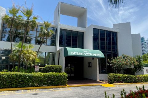 Copropriété à vendre à Hallandale Beach, Floride: 1 chambre, 85.01 m2 № 2341066 - photo 5