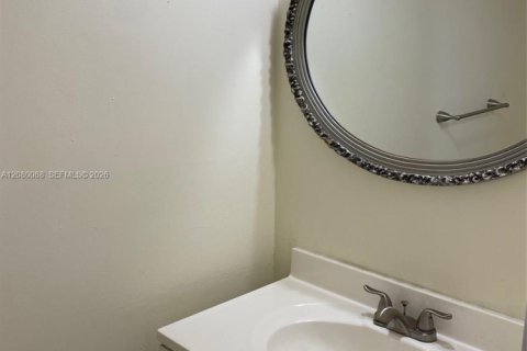 Copropriété à vendre à Hallandale Beach, Floride: 1 chambre, 85.01 m2 № 2341066 - photo 17