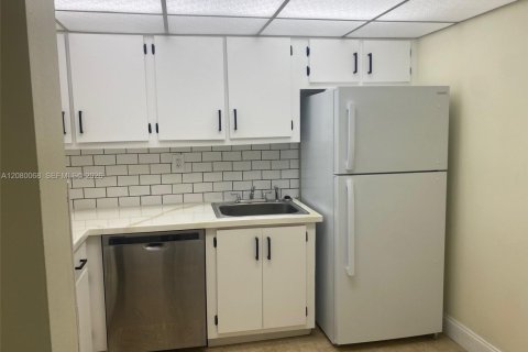 Copropriété à vendre à Hallandale Beach, Floride: 1 chambre, 85.01 m2 № 2341066 - photo 11