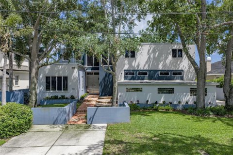 House in Saint Petersburg, Florida 5 bedrooms, 402.64 sq.m. № 2216276 - photo 6