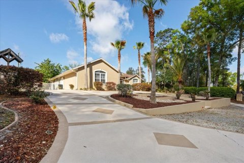 House in Lake City, Florida 4 bedrooms, 292.64 sq.m. № 2147734 - photo 4