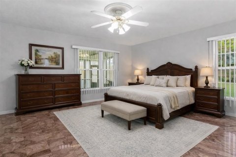 House in Lake City, Florida 4 bedrooms, 292.64 sq.m. № 2147734 - photo 15