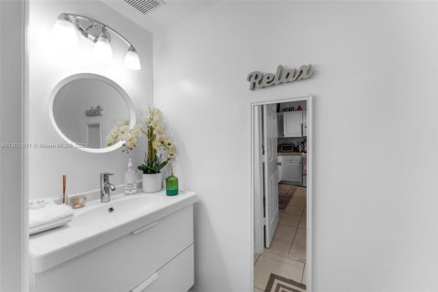 Condo in Homestead, Florida, 2 bedrooms № 2015408 - photo 13
