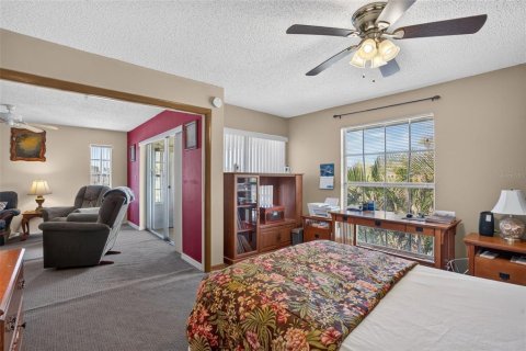 Condo in Largo, Florida, 2 bedrooms № 2201084 - photo 20