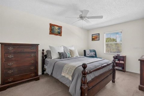 Condo in Largo, Florida, 2 bedrooms № 2201084 - photo 9
