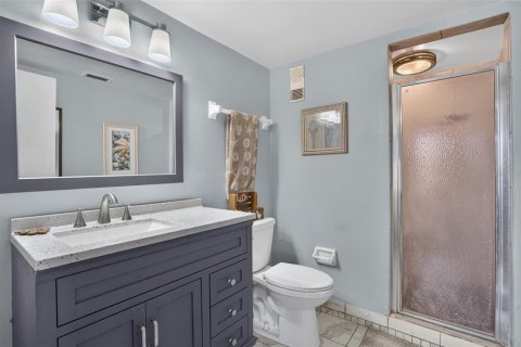 Condo in Largo, Florida, 2 bedrooms № 2201084 - photo 23
