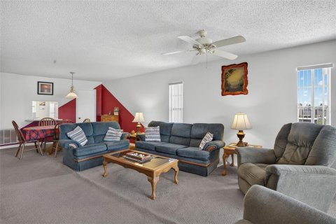 Condo in Largo, Florida, 2 bedrooms № 2201084 - photo 16