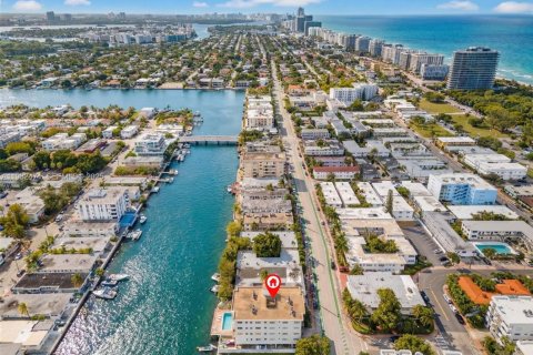 Condominio en alquiler en Miami Beach, Florida, 2 dormitorios, 92.9 m2 № 1991370 - foto 21