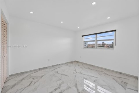 Condominio en alquiler en Miami Beach, Florida, 2 dormitorios, 92.9 m2 № 1991370 - foto 8