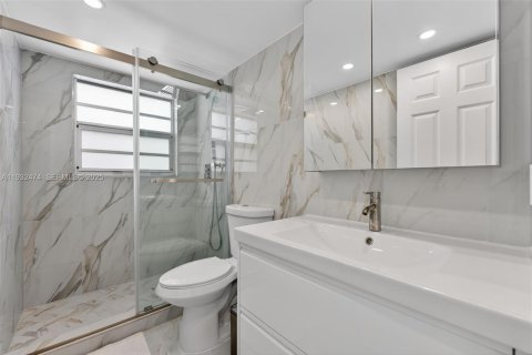 Condominio en alquiler en Miami Beach, Florida, 2 dormitorios, 92.9 m2 № 1991370 - foto 7