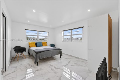 Condominio en alquiler en Miami Beach, Florida, 2 dormitorios, 92.9 m2 № 1991370 - foto 10
