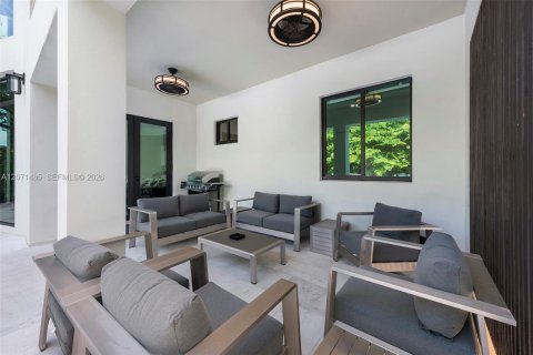 Villa ou maison à vendre à Miami, Floride: 5 chambres, 274.43 m2 № 2323637 - photo 30