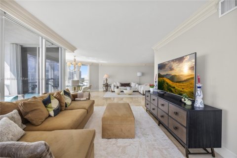 Appartement à louer à Sunny Isles Beach, Floride: 3 chambres, 196.95 m2 № 1931605 - photo 9