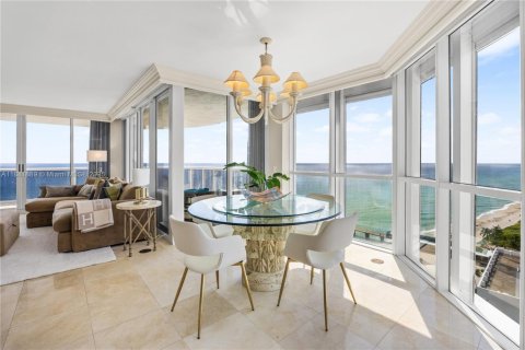 Appartement à louer à Sunny Isles Beach, Floride: 3 chambres, 196.95 m2 № 1931605 - photo 6