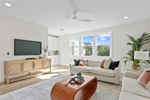 Touwnhouse à louer à Tampa, Floride: 4 chambres, 207.64 m2 № 1841805 - photo 10