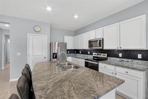 Townhouse in SOUTHSHORE BAY in Wimauma, Florida 3 bedrooms, 157.47 sq.m. № 2259508 - photo 8