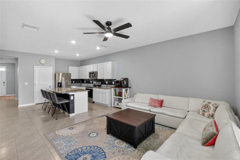 Townhouse in SOUTHSHORE BAY in Wimauma, Florida 3 bedrooms, 157.47 sq.m. № 2259508 - photo 12