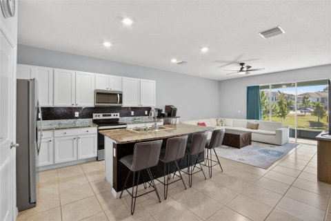 Townhouse in SOUTHSHORE BAY in Wimauma, Florida 3 bedrooms, 157.47 sq.m. № 2259508 - photo 4
