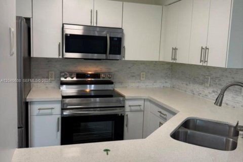 Touwnhouse à louer à Plantation, Floride: 3 chambres, 122.45 m2 № 2087802 - photo 15