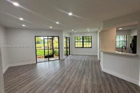 Touwnhouse à louer à Plantation, Floride: 3 chambres, 122.45 m2 № 2087802 - photo 9