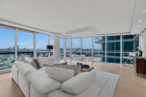 Condo in Miami Beach, Florida, 5 bedrooms  № 1763844 - photo 10
