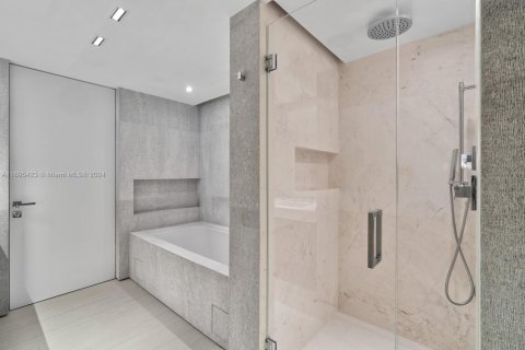 Condo in Miami Beach, Florida, 5 bedrooms  № 1763844 - photo 25
