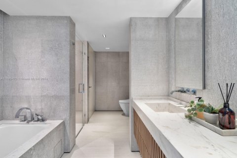Condo in Miami Beach, Florida, 5 bedrooms  № 1763844 - photo 24