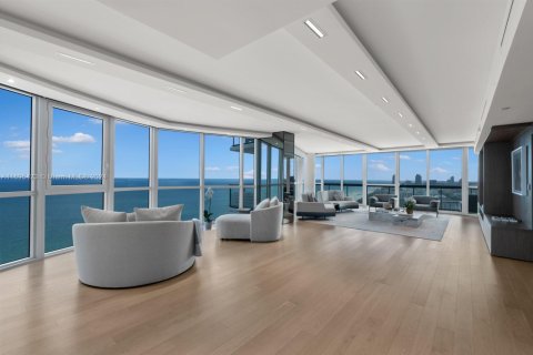 Condo in Miami Beach, Florida, 5 bedrooms  № 1763844 - photo 2
