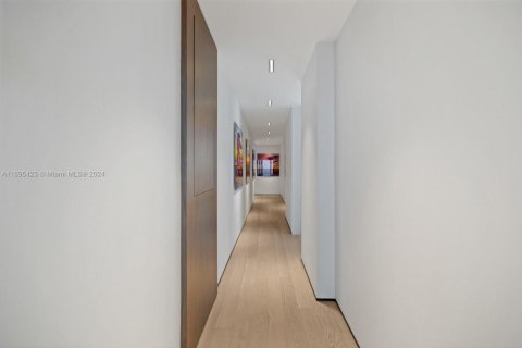 Condo in Miami Beach, Florida, 5 bedrooms  № 1763844 - photo 15
