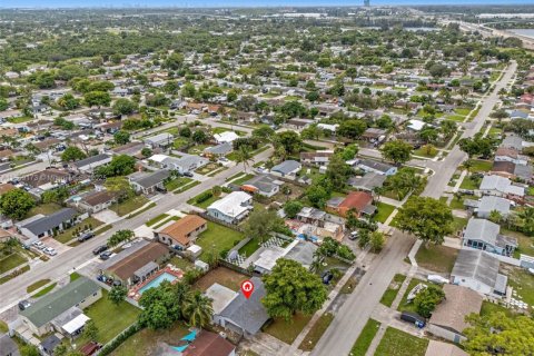 Casa en alquiler en Fort Lauderdale, Florida, 3 dormitorios, 116.59 m2 № 1896657 - foto 29