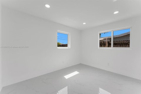 Casa en alquiler en Fort Lauderdale, Florida, 3 dormitorios, 116.59 m2 № 1896657 - foto 18