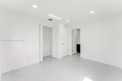 Casa en alquiler en Fort Lauderdale, Florida, 3 dormitorios, 116.59 m2 № 1896657 - foto 20