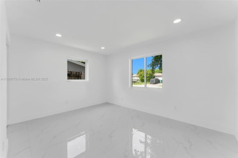 Casa en alquiler en Fort Lauderdale, Florida, 3 dormitorios, 116.59 m2 № 1896657 - foto 22