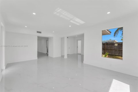 Casa en alquiler en Fort Lauderdale, Florida, 3 dormitorios, 116.59 m2 № 1896657 - foto 9
