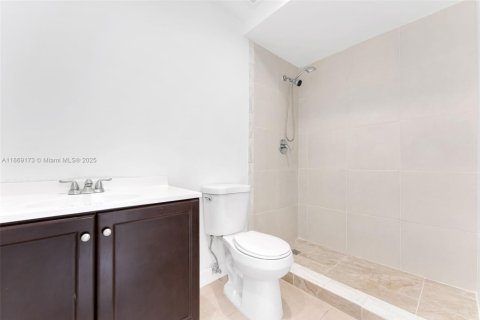 Casa en alquiler en Fort Lauderdale, Florida, 3 dormitorios, 116.59 m2 № 1896657 - foto 21