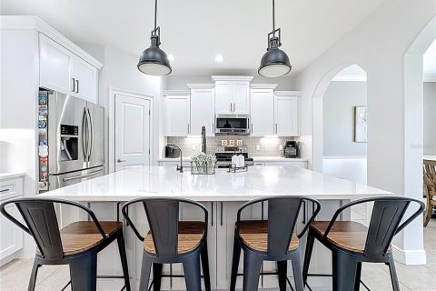 Villa ou maison à louer à Oviedo, Floride: 4 chambres, 274.62 m2 № 2425766 - photo 24