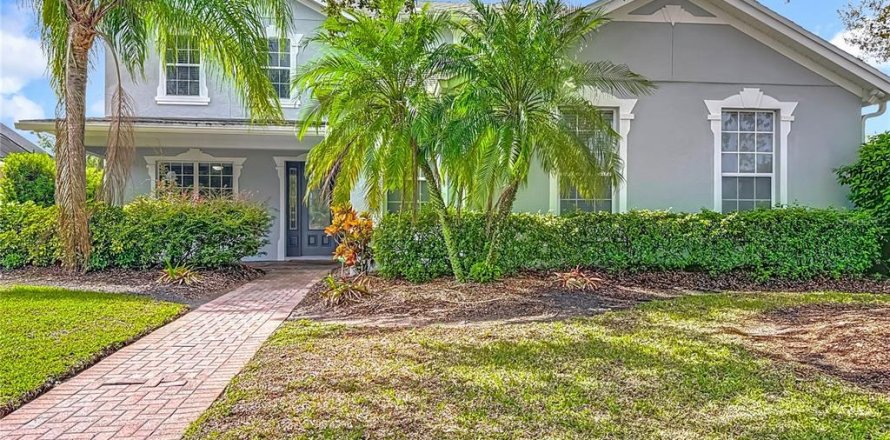 Villa ou maison à Oviedo, Floride 4 chambres, 274.62 m2 № 2425766