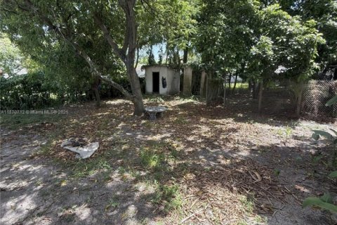 Propiedad comercial en venta en Miami, Florida, 169.55 m2 № 2018691 - foto 12