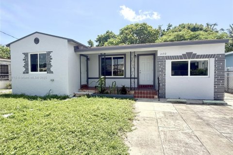 Propiedad comercial en venta en Miami, Florida, 169.55 m2 № 2018691 - foto 2