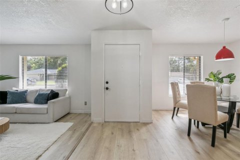 Купить виллу или дом в Апопка, Флорида 11 комнат, 140.56м2, № 2221382 - фото 4