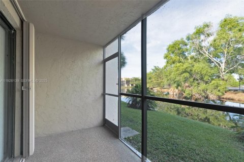 Condominio en venta en Weston, Florida, 2 dormitorios, 116.69 m2 № 1984532 - foto 24