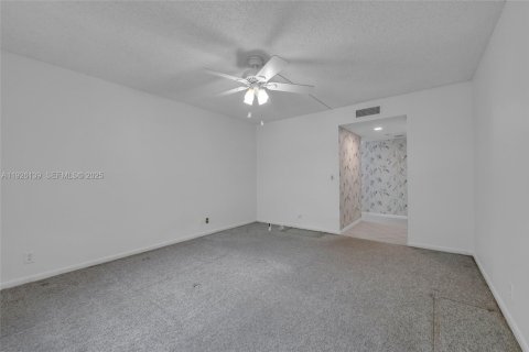 Condominio en venta en Weston, Florida, 2 dormitorios, 116.69 m2 № 1984532 - foto 17