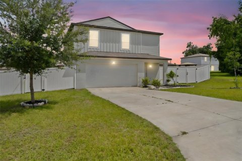 House in Brooksville, Florida 3 bedrooms, 154.22 sq.m. № 1883474 - photo 2