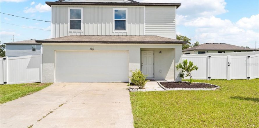 House in Brooksville, Florida 3 bedrooms, 154.22 sq.m. № 1883474