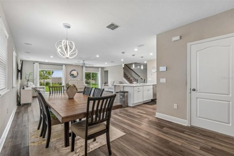 House in Wesley Chapel, Florida 4 bedrooms, 303.7 sq.m. № 2157153 - photo 12