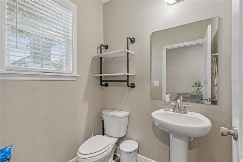 House in Wesley Chapel, Florida 4 bedrooms, 303.7 sq.m. № 2157153 - photo 6